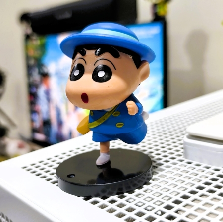 Shinchan School,  Running Pose Kindergarten Series Mini action figure 7 cm 