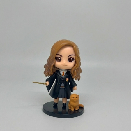 Harry Potter - Hermione Granger holding her wand  mini action figure 