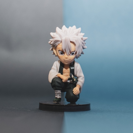 Demon Slayer - Sanemi Shinazugawa  ( kneeling position )   mini action figure 