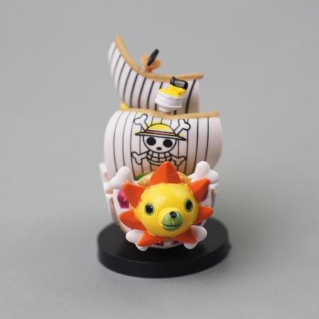 One Piece – Thousand Sunny ship  Action Figure 10 cm 